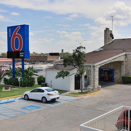 Motel 6 Austin, Tx - Central Downtown Ut Eksteriør billede
