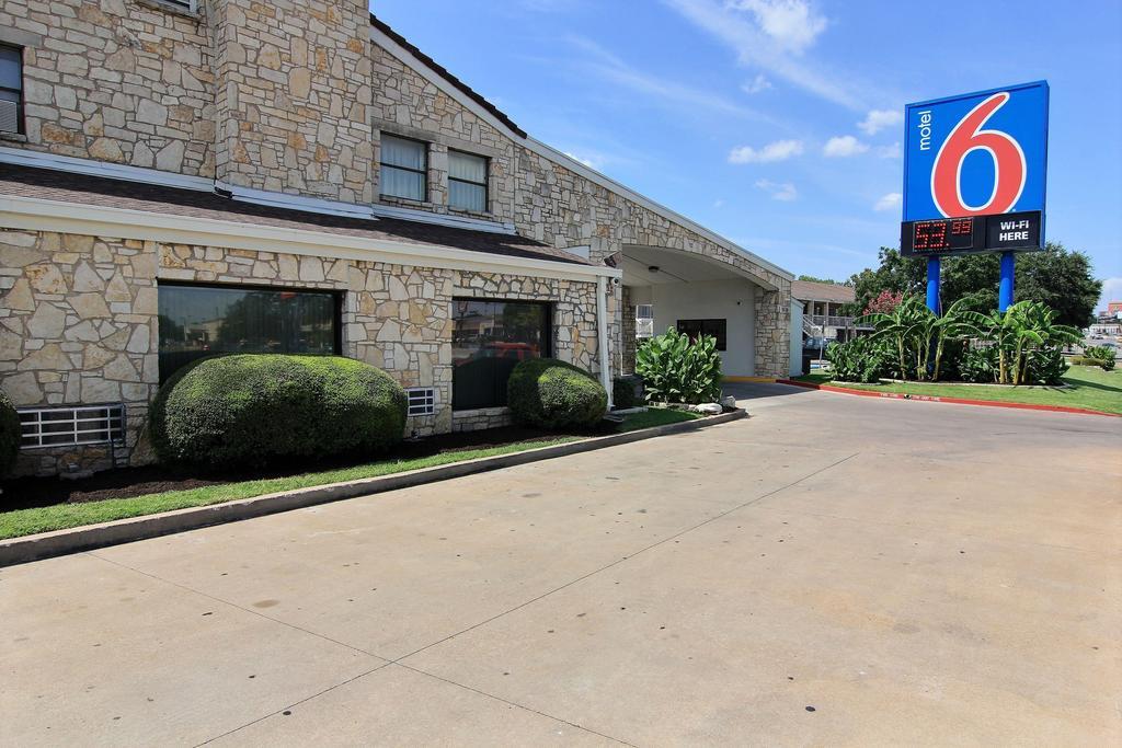 Motel 6 Austin, Tx - Central Downtown Ut Eksteriør billede