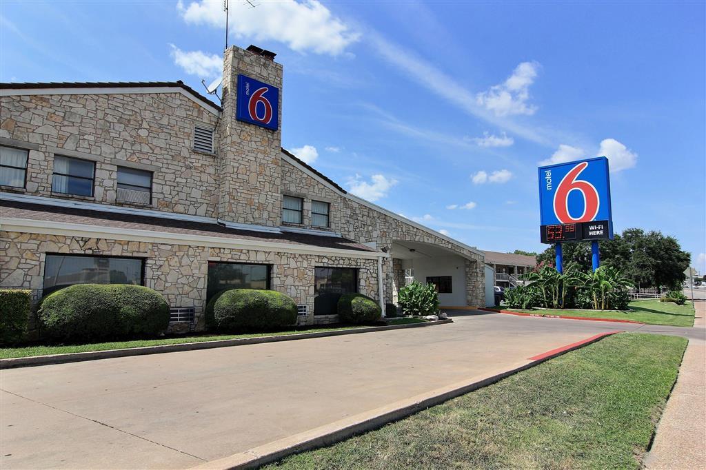 Motel 6 Austin, Tx - Central Downtown Ut Eksteriør billede
