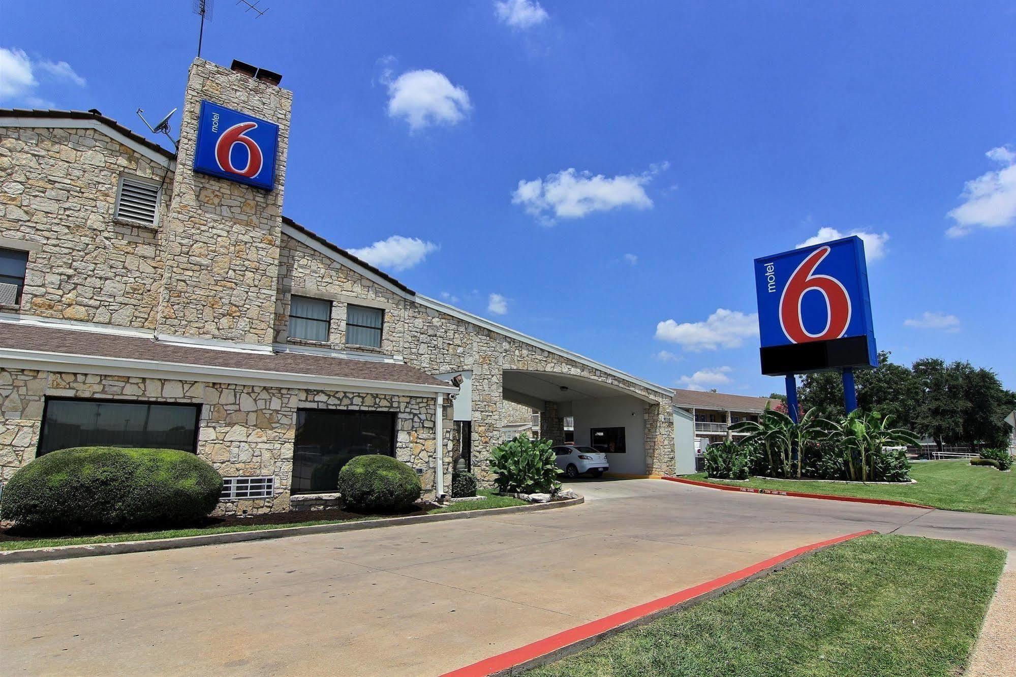 Motel 6 Austin, Tx - Central Downtown Ut Eksteriør billede