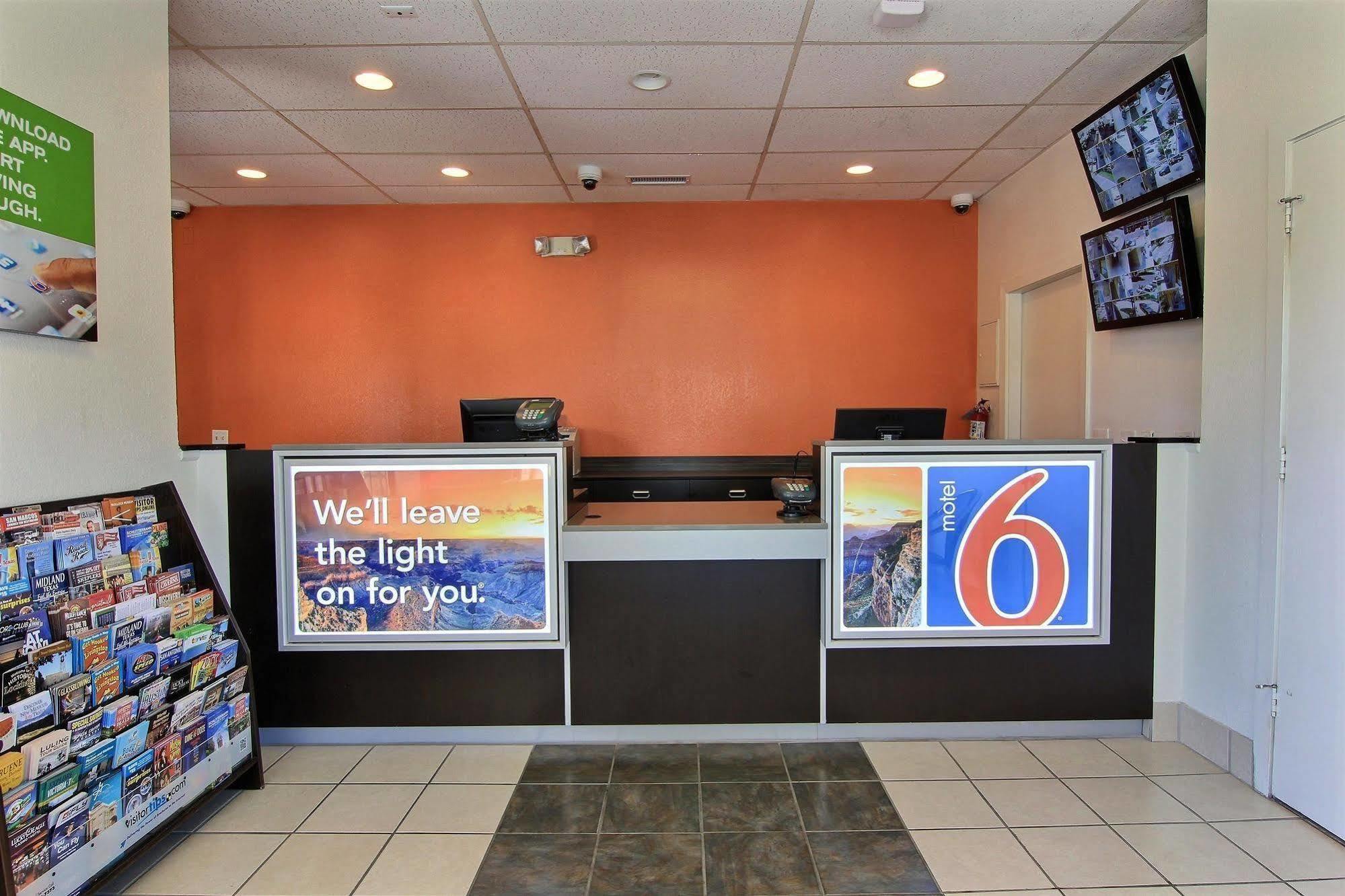 Motel 6 Austin, Tx - Central Downtown Ut Eksteriør billede