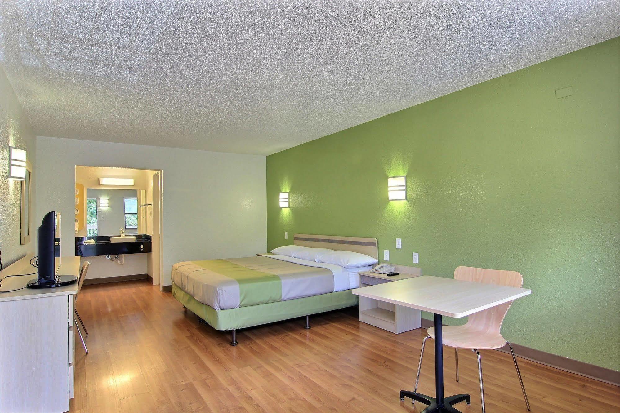 Motel 6 Austin, Tx - Central Downtown Ut Eksteriør billede