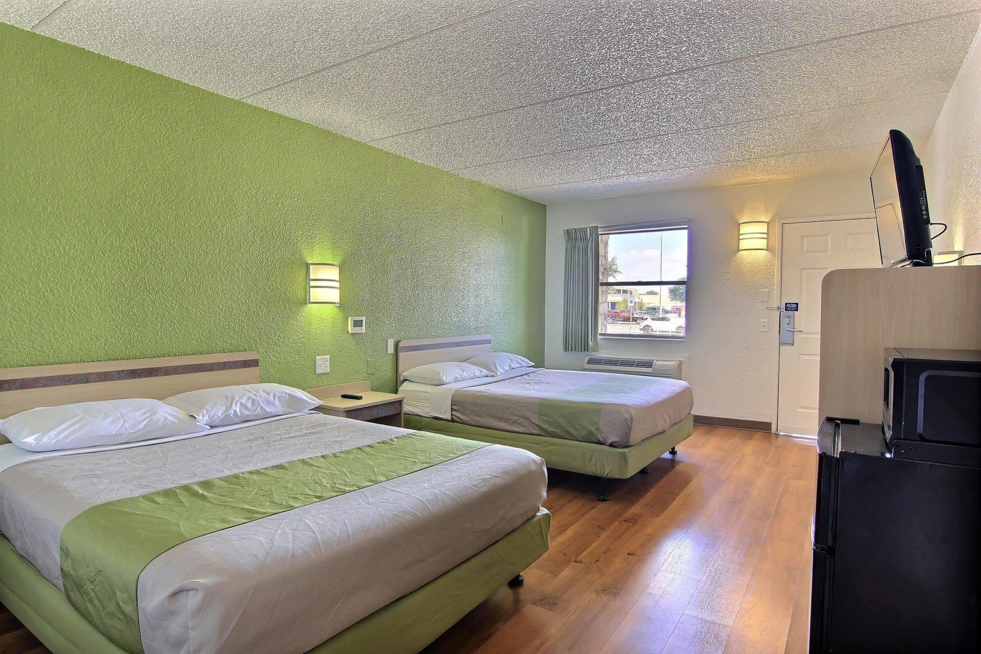 Motel 6 Austin, Tx - Central Downtown Ut Eksteriør billede