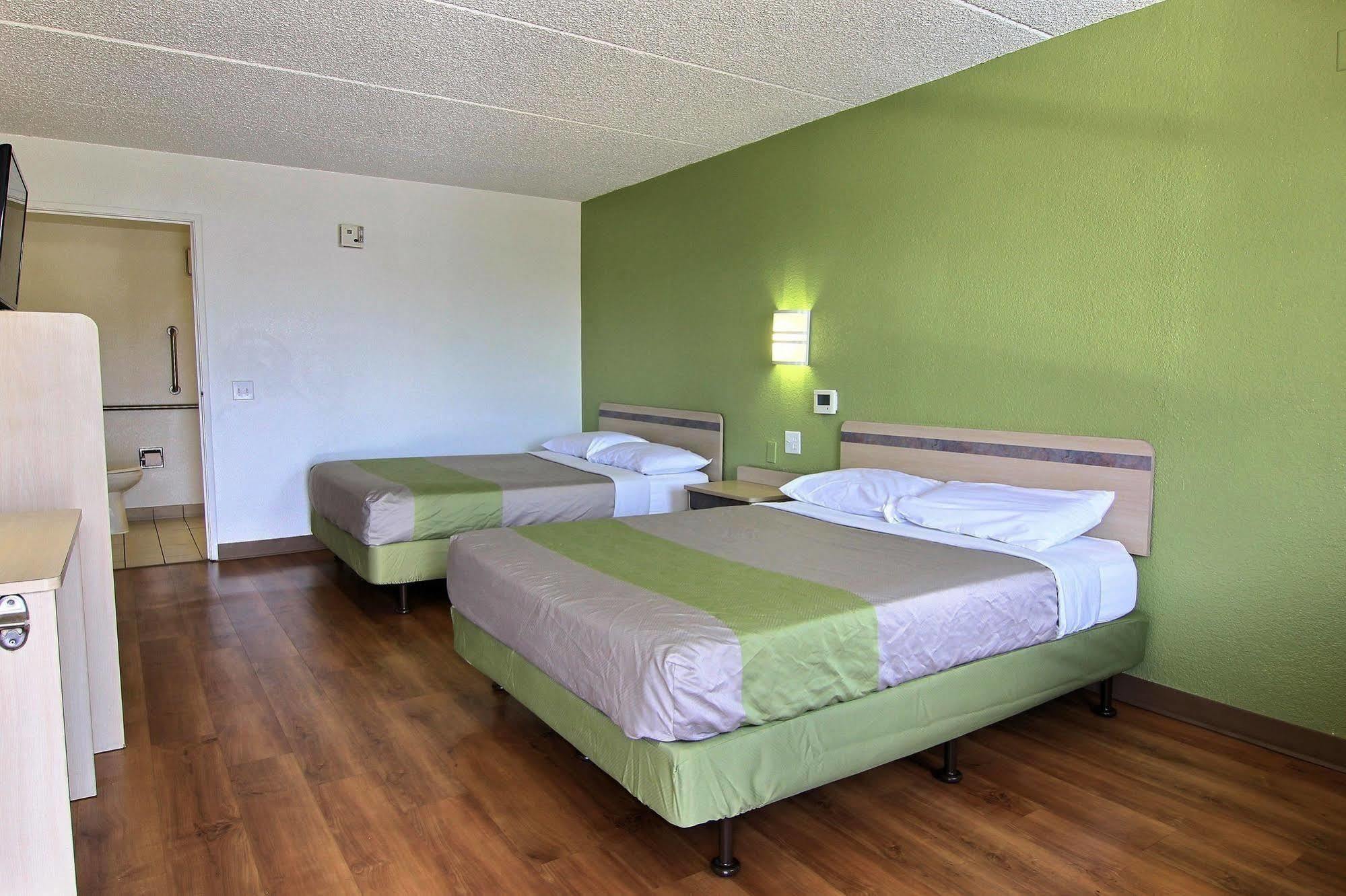 Motel 6 Austin, Tx - Central Downtown Ut Eksteriør billede