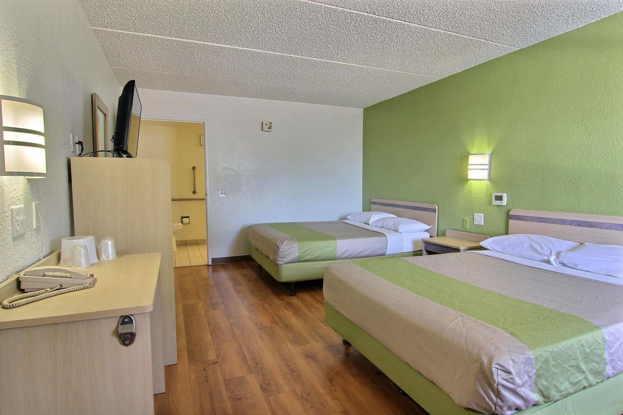 Motel 6 Austin, Tx - Central Downtown Ut Eksteriør billede