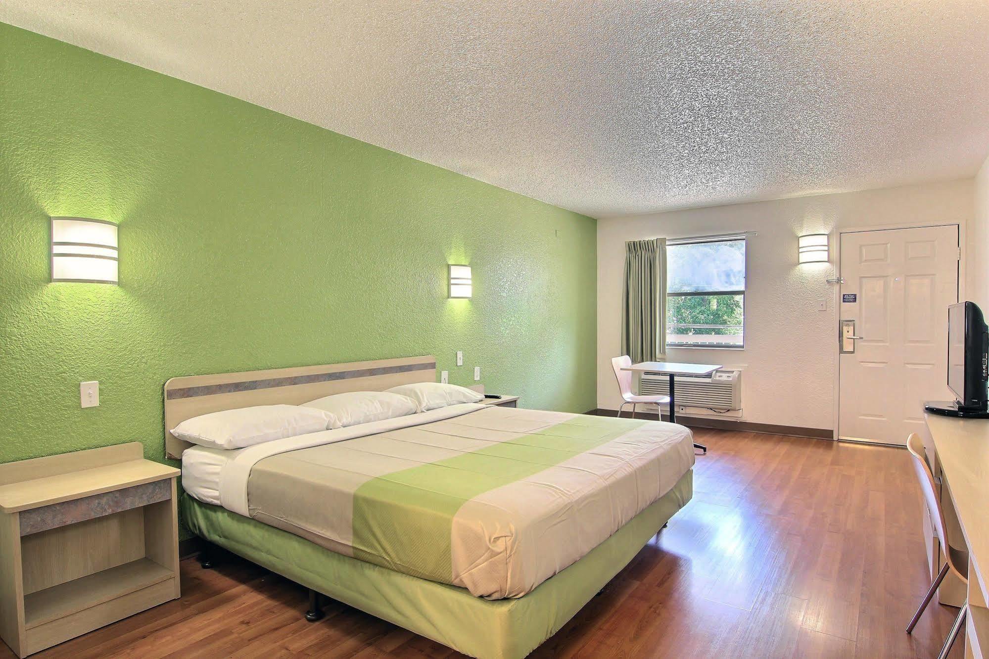 Motel 6 Austin, Tx - Central Downtown Ut Eksteriør billede